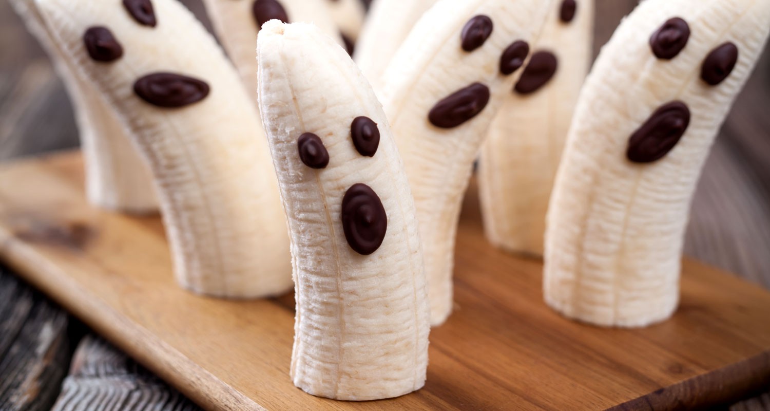 Halloween recipe: Two-Ingredient Banana Ghosts | Plant-based, vegan, gluten-free oil-free, salt-free | Naked Food Magazine